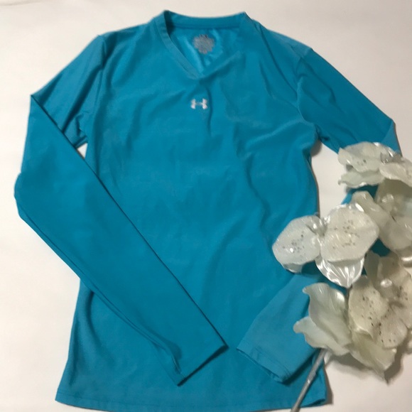 Under Armour Other - UNDER ARMOUR GIRL LONG SLEEVE